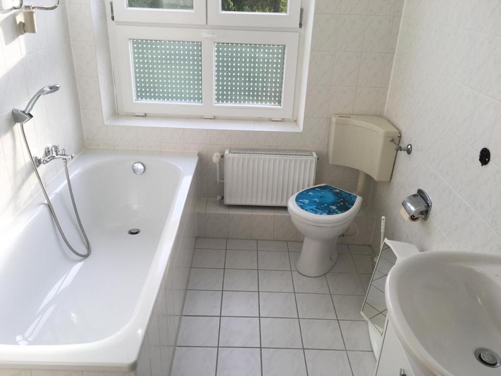 Gemuetliche Ferienwohnung Fuer 6 Personen Im Schloss Kastorf Knorrendorf 외부 사진